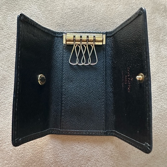Louis Vuitton Key Holder Black EPI - Picture 3 of 11